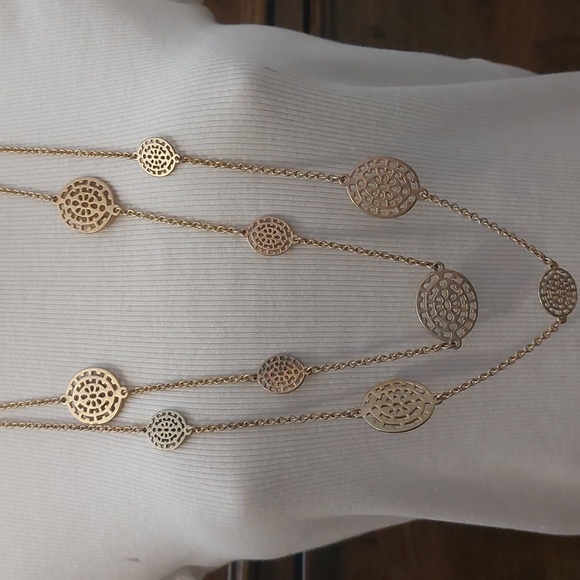 Gold Tone Laser Cut Oval Links Double Strand Layered Necklace - Picture 4 of 6